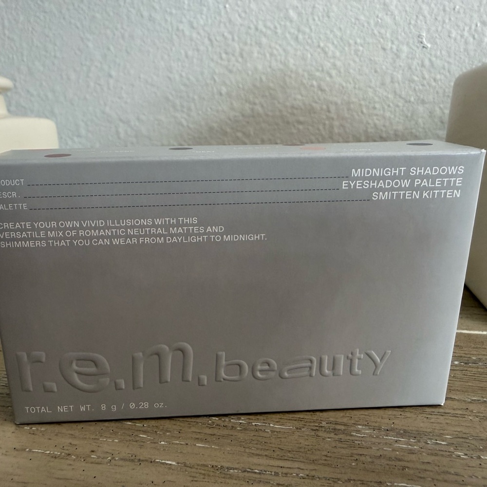 r.e.m. Mini Eyeshadow Palette — Warm Copper & Rose Mix - Picture 2 of 4